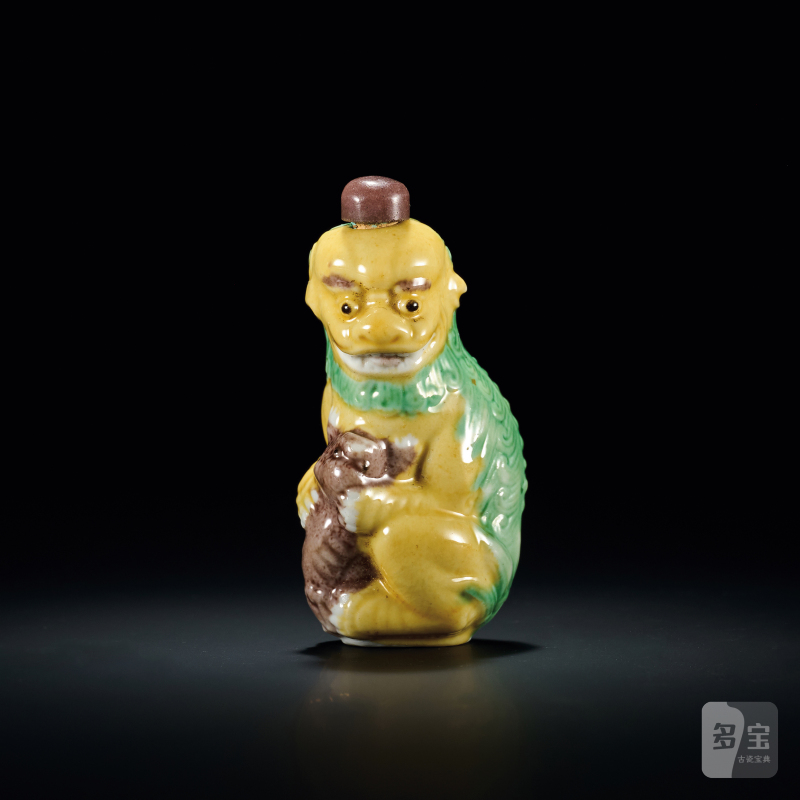 清 太狮少狮素三彩鼻烟壶